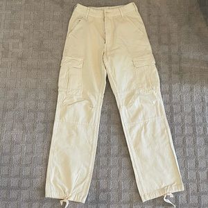 Brandy Melville 26” cream/white cargo pants